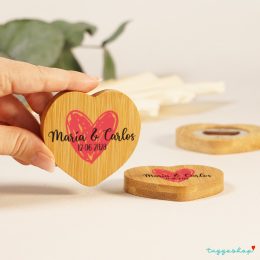 Abridor de bambú corazón personalizado