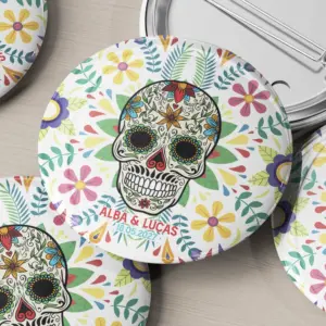 Chapa con diseño de calavera mexicana para bodas.