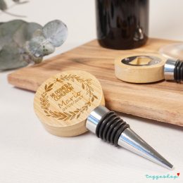 Tapón y abrebotellas de madera personalizado floral