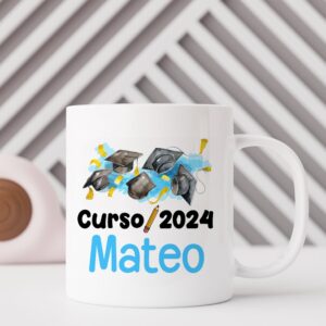 Taza para graduación personalizada. Birrete.